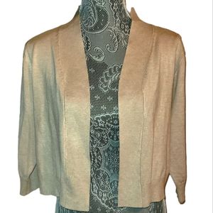 Plus size shrug by Danibe.